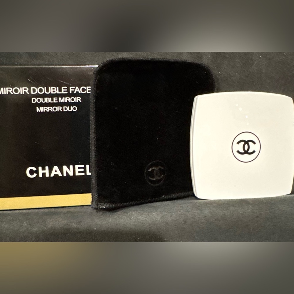 CHANEL Duo Compact Double Facette Makeup Mirror WHITE w Velvet Pouch NIB
